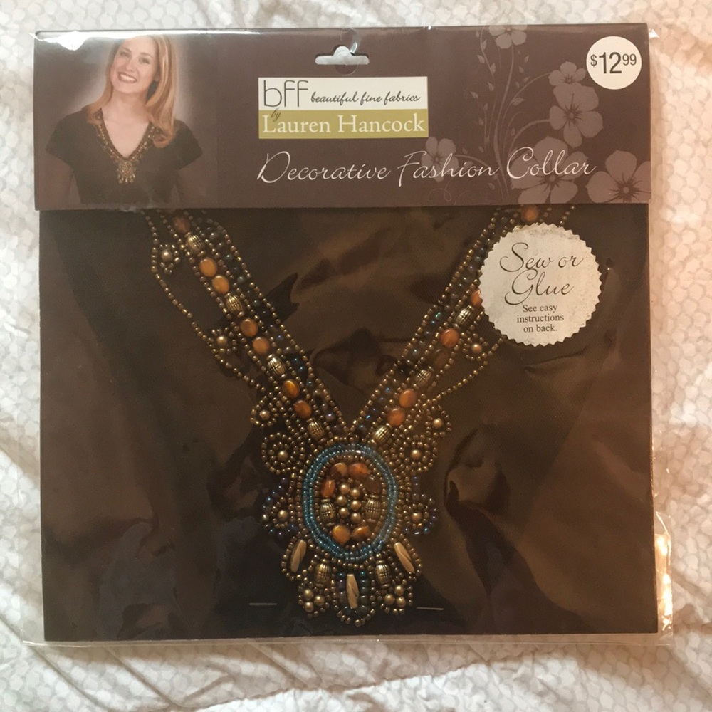 NWT Decorative fashion collar
